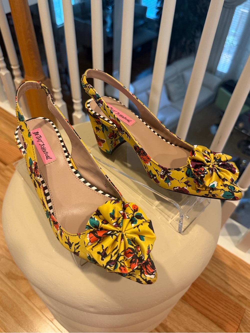 Betsey Johnson "Nettie" Yellow Floral Slingback Block Heels – Size 8 - Picture 11 of 13